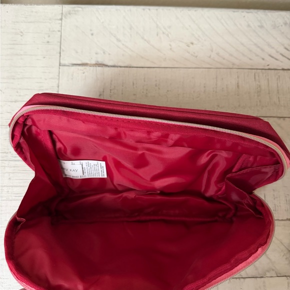 Mary Kay cosmetic bag - Picture 3 of 4